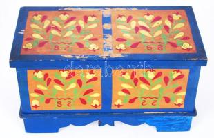 Kézzel festett népi faládika, 25×12 cm, m:14 cm