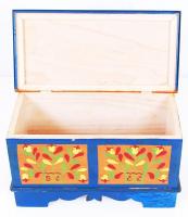 Kézzel festett népi faládika, 25×12 cm, m:14 cm