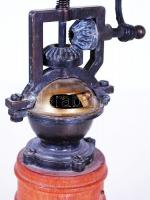 Kézi fűszerdaráló, fa-fém, m:20 cm