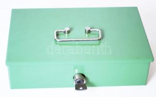 Pénzkazetta jó állapotban, kulccsal 27x17x9 cm