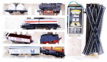 Lima vasút készlet, egy mozdonnyal, hat teher vagonnal, sínekkel, váltóval, trafóval, hiányos eredet...