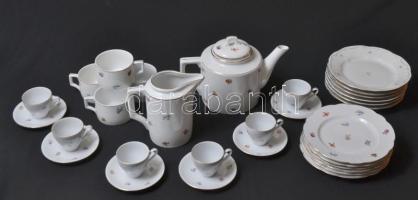 Nagy porcelán tétel: Zsolnay tányér 12 db, 2 db kiöntő és 4 db csésze (egyik repedt), Colditz német matricás tányer (6db.), német jelzett 6db kávéscsésze és alj (páron hajszál repedés)