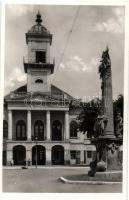 Zombor town hall, Trinity statue