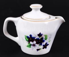 Kerámia tétel: Korsó, vázák, kiöntő, gyertyatartó, stb többségük jelzés nélküli, hibátlanok, összese...