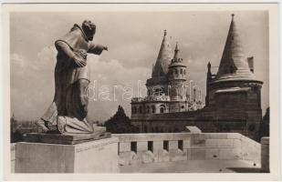 Budapest I. Halászbástya és Julianus barát szobra