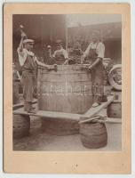 cca 1910 Kádárok munkában fotó 10x13 cm