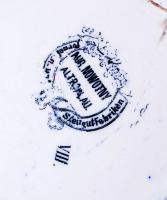 Aug. Nowotny Altrohlau fajansz mélytányér, apró máz hibákkal, d:23 cm