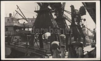SS Kelet, photo, 1936 Neptun Tengerhajózás Rt, a KELET tengerjáró gőzhajó útja Bombaybe - hajóhíd photo