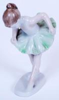 Hollóházi gyakorló balerina, kézzel festett, hibátlan, jelzett, m:13 cm /Hollohaza porcelain girl