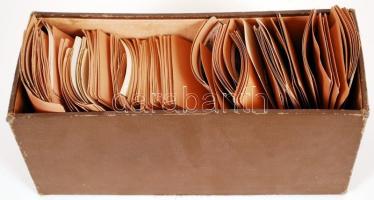 1900-1950 201db fénykép egy ismeretlen család életéből, dátumokkal és magyarázatokkal / 
Vintage pho...