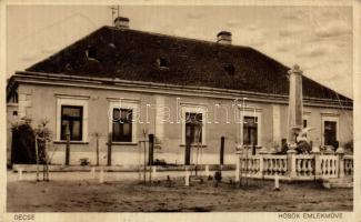 Gecse Hősök emlékműve (fa)