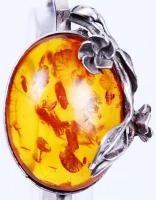 cca 1900 Szecessziós, ezüst (Ag) karperec hatalmas borostyánnal díszítve, WK mesterjeggyel / 
Art no...