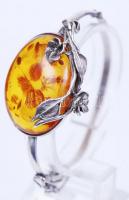 cca 1900 Szecessziós, ezüst (Ag) karperec hatalmas borostyánnal díszítve, WK mesterjeggyel / 
Art no...