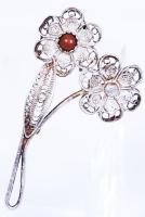 Virág alakú ezüst (Ag) filigrán bross féldrágakővel /  Silver filigree brooche with a semi precious stone, br: 2,7gr