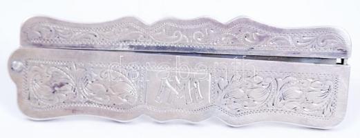 Vésett növényi mintákkal díszített, jelzett,  ezüst (Ag) zsebfésű, szaru fogazattal /  Silver pocket comb with horn teeth, 10cm, br: 48,3gr