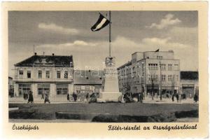 Érsekújvár, square, statue of Kossuth, flag