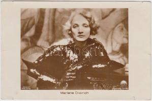 Marlene Dietrich (b)