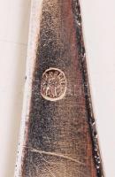 Monogramos fagyi kehely, alpakka, üvegbetéttel és jelzett fagyi kanállal, m:12 cm