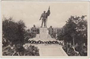 Kalocsa, Hősök szobra (b)