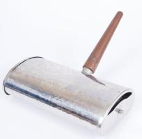 Morzsaszedő kefe, fém, fa borítású fogóval, 15×18 cm