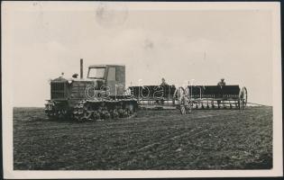 1950 Budapest Országos Mezőgazdasági Kiállítás és Tenyészállat Vásár, lánctalpas traktor boronával, So. Stpl (EK)