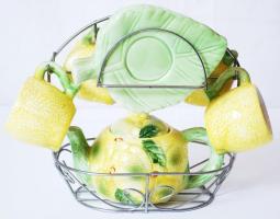 4 személyes, citrom formájú, mázas kerámia teáskészlet fém tartóval (egy-két apró hibával) /  Lemon shaped tea set for 4, with a metal holder (some minor faults)