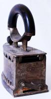 Régi öntöttvas szenes vasaló / 
Vintage coal iron, 22x20x10cm
