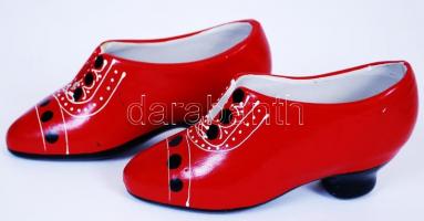 Vörös cipellők, kézzel festett kerámia / 
Hand painted ceramic shoes, 12x6cm