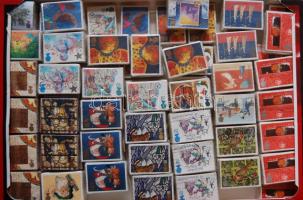 Több mint 80 angol képes bündli nagy bonbonos dobozban