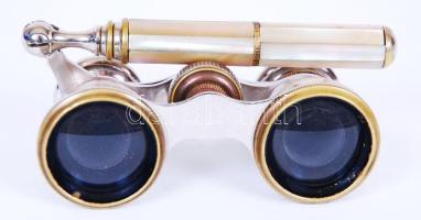 cca 1900 Gyöngyházberakású színházi látcső fém és sárgaréz elemekkel, teleszkópos nyéllel / Brass and metal theatre binoculars with telescopic handle, all over rich nacre inlay