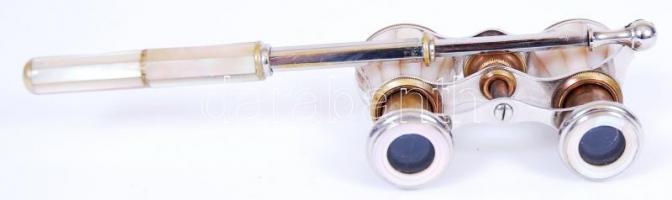 cca 1900 Gyöngyházberakású színházi látcső fém és sárgaréz elemekkel, teleszkópos nyéllel /
Brass an...