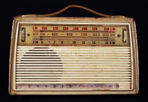 cca 1960 Grundig Standard Boy táskarádió /  Vintage radio, 23x15x6cm