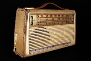 cca 1960 Grundig Standard Boy táskarádió / 
Vintage radio, 23x15x6cm