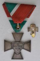 1940. "Nemzetvédelmi Kereszt / A Hazáért" kitüntetés mellszalaggal és miniatűrrel! T:2
Hun...