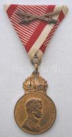 1917. "Károly Bronz Katonai Érdemérem a katonai érdemkereszt szalagján" kitüntetés, "BRONZE" jelzéssel a peremen T:2 Hungary 1917. "Bronze Militarty Order of Merit on wartime ribbon" decoration with "BRONZE" hallmark on the edge C:XF