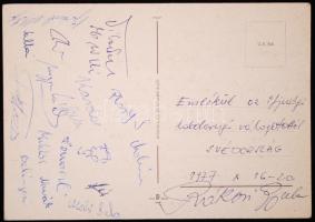 1977 A magyar ifjúsági football válogatott tagjai által aláírt képeslap Svédországból