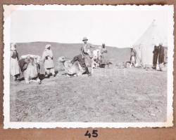 1932 Egyiptomi expedíció fotóalbuma 76db többségében egyedileg is feliratozott fényképpel, kísérőjeg...