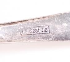 5db, Hanseat 90 jelzésű, ezüst (Ag) kiskanál, valamint egy ezüstözött cukorcsipesz és egy ezüstözött...