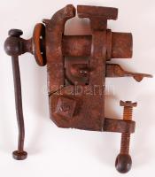 Régi vas műszerészsatu /  Iron vise, 20x13cm