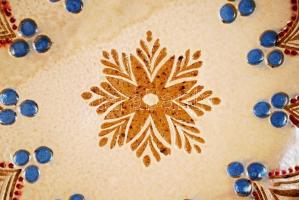 Mázas kerámia falitányér / 
Folkloristic wall plate, d: 32cm