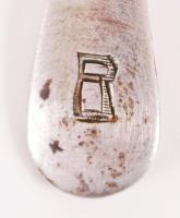 1872-1922 Ezüst (Ag) fűszertartó 800-as pesti tisztaságjelzéssel, "GJ" monogrammal, és egy...