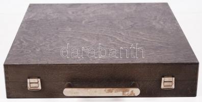 Hordozható, fa ostábla készlet német nyelvű leírással / Wooden backgammon set