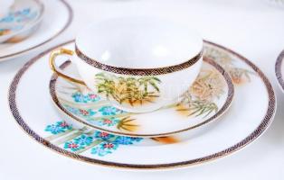 Kínai teás készlet, jelzett, kézzel festett, aranyozott, 6 személyes, az egyik sérült/ Chinese tea s...