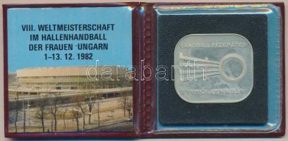 1982. "VIII. Női Kézilabda VB - Magyarország" Ag emlékérem (25g/0.800)műbőrtokban tanúsítvánnyal T:PP