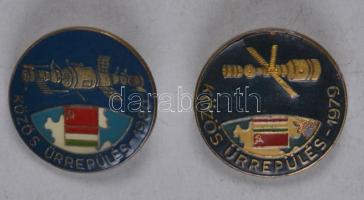 1979. Közös Űrrepülés - 1979 + 1980. Közös Űrrepülés - 1980 hidegzománcozott jelvény T:2