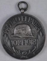 1929. Magyar Háborús Emlékérem kardokkal,sisakkal "Pro Deo et Patria" ezüstözött Br kitüntetés szalag nélkül T:2 Hungary 1929. Commemorative Medal for World War I for combatants, silver plated bronze medal without ribbon C:XF