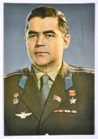 cca 1970 Nyikolajev szovjet űrhajós aláírt képeslap / Soviet astronaut signed postcard