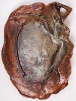 Fekvő női aktot ábrázoló asztali névjegykártya tartó, fém, 26×20 cm