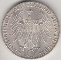 NSZK 1972J 10M Ag "Olimpia-München / Atléták" T:2 GFR 1972J 10 Mark Ag "Olympic Games München / Athletes" C:XF