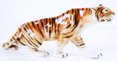 Jelzett porcelán tigris, kézzel festett, hibátlan, h:37 cm, m:17 cm / Porcelain tiger, flawless